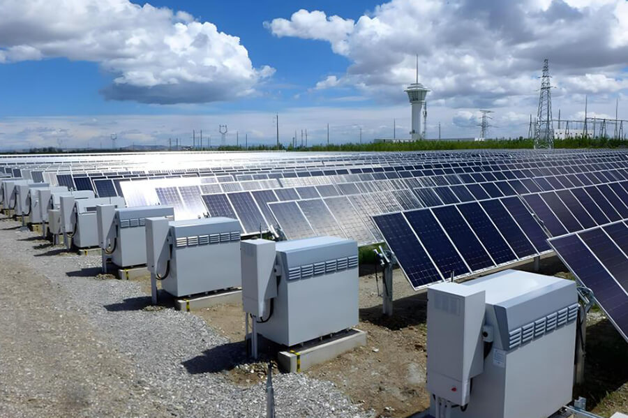 DC Power Supply for Efficient Solar-Storage Systems